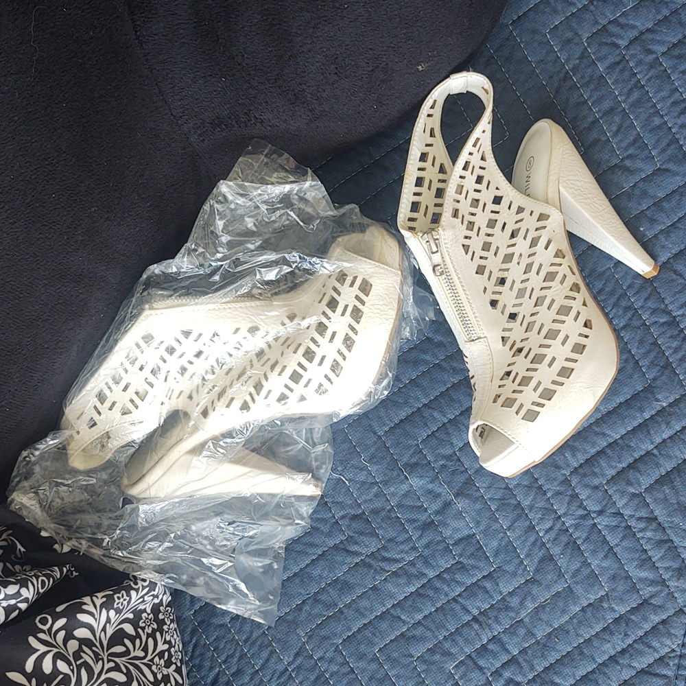 New heels size 8